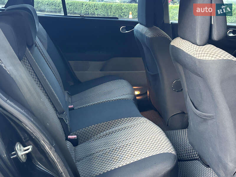 Универсал Renault Megane 2004 в Калиновке фото 16 Универсал Renault Megane 2004 в Калиновке