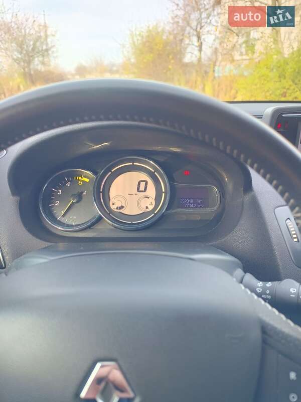 Хетчбек Renault Megane 2013 в Житомирі фото 4 Хетчбек Renault Megane 2013 в Житомирі
