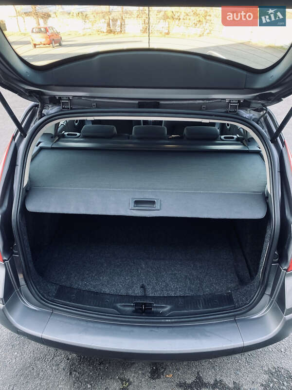 Универсал Renault Megane 2009 в Ровно фото 17 Универсал Renault Megane 2009 в Ровно