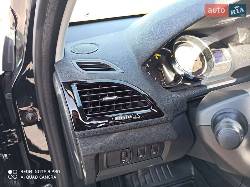 Универсал Renault Megane 2013 в Сарнах фото 58 Универсал Renault Megane 2013 в Сарнах