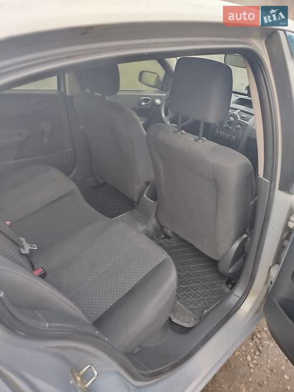 Седан Renault Megane 2005 в Полтаве фото 2 Седан Renault Megane 2005 в Полтаве