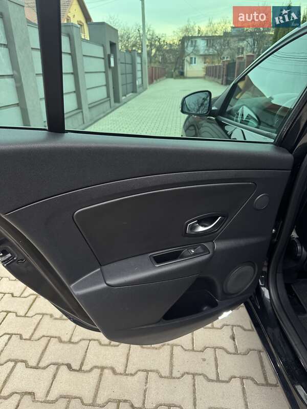 Универсал Renault Megane 2010 в Калуше фото 29 Универсал Renault Megane 2010 в Калуше