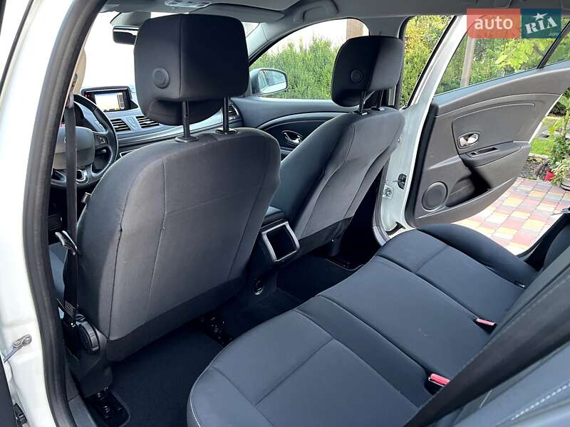 Универсал Renault Megane 2013 в Ровно фото 23 Универсал Renault Megane 2013 в Ровно