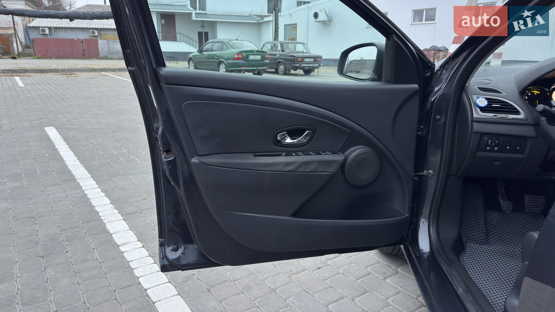 2012 Renault Megane - мініатюра 56