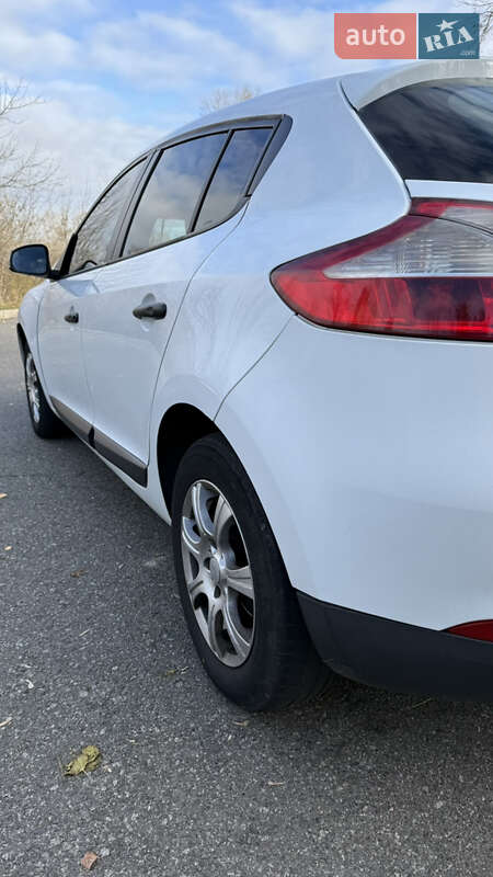 Хэтчбек Renault Megane 2010 в Киеве фото 6 Хэтчбек Renault Megane 2010 в Киеве