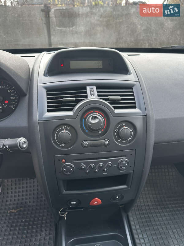 Универсал Renault Megane 2006 в Хороле