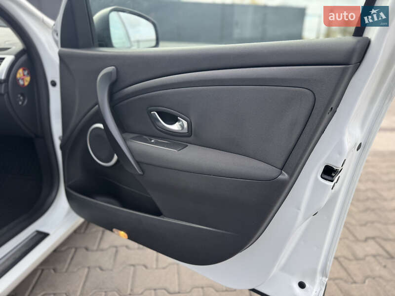 Хэтчбек Renault Megane 2009 в Луцке фото 27 Хэтчбек Renault Megane 2009 в Луцке