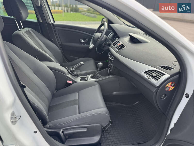 Хэтчбек Renault Megane 2009 в Луцке фото 29 Хэтчбек Renault Megane 2009 в Луцке