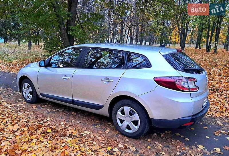Универсал Renault Megane 2010 в Глухове