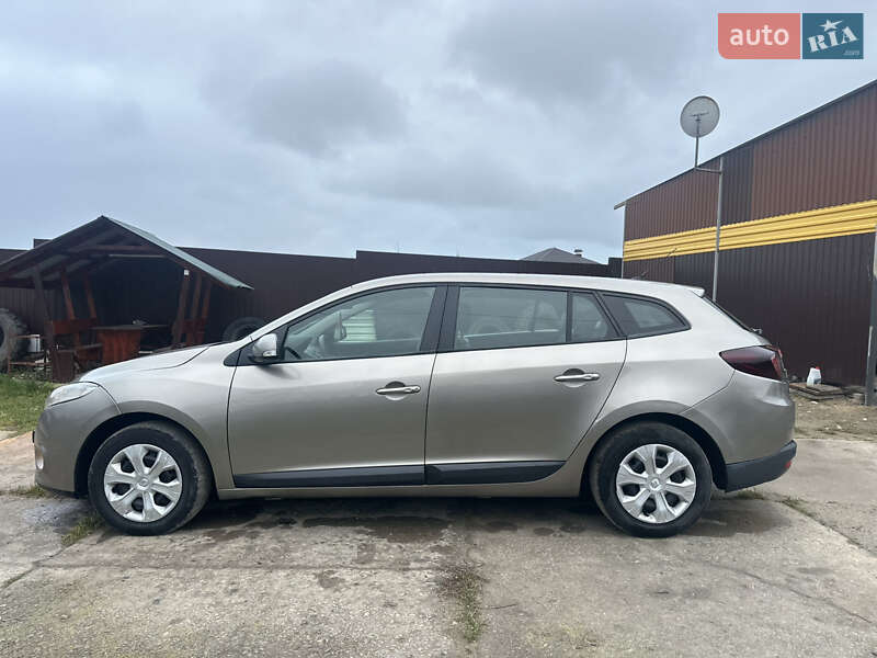 Универсал Renault Megane 2010 в Новой Ушице