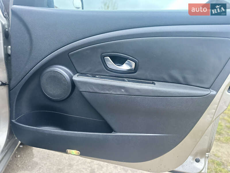 Универсал Renault Megane 2010 в Новой Ушице