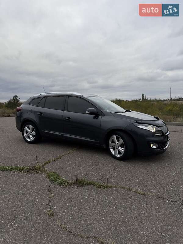 Универсал Renault Megane 2013 в Червонознаменке фото 52 Универсал Renault Megane 2013 в Червонознаменке