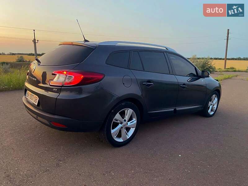 Универсал Renault Megane 2013 в Червонознаменке фото 57 Универсал Renault Megane 2013 в Червонознаменке