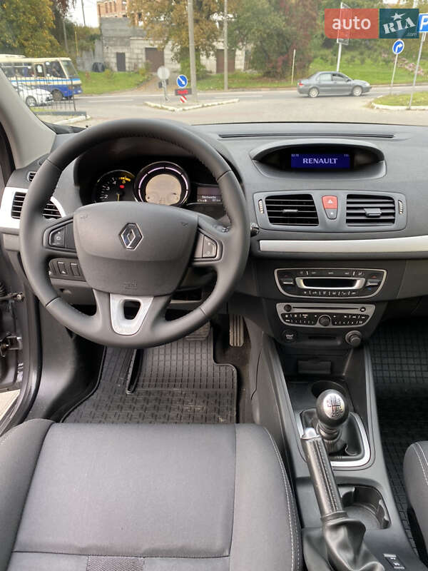 Универсал Renault Megane 2011 в Ровно фото 27 Универсал Renault Megane 2011 в Ровно