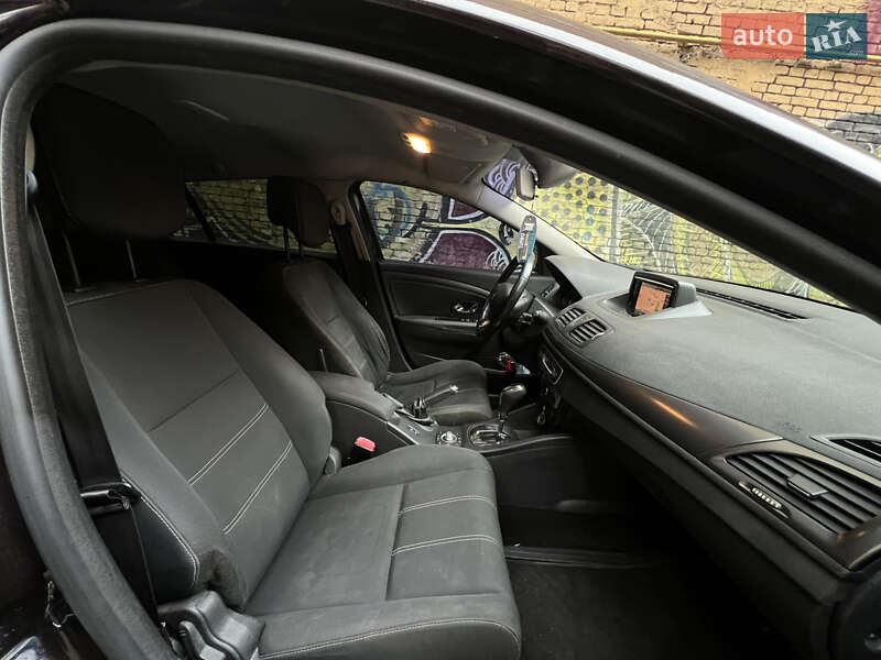 Универсал Renault Megane 2014 в Киеве фото 35 Универсал Renault Megane 2014 в Киеве