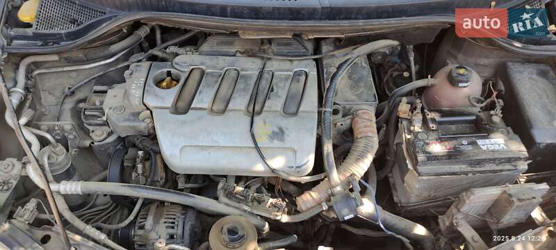 Хэтчбек Renault Megane 2001 в Килии фото 15 Хэтчбек Renault Megane 2001 в Килии