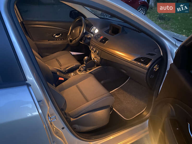 Универсал Renault Megane 2011 в Николаеве фото 8 Универсал Renault Megane 2011 в Николаеве