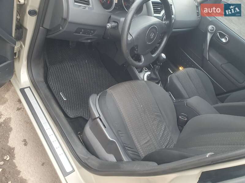 Универсал Renault Megane 2006 в Киеве фото 11 Универсал Renault Megane 2006 в Киеве