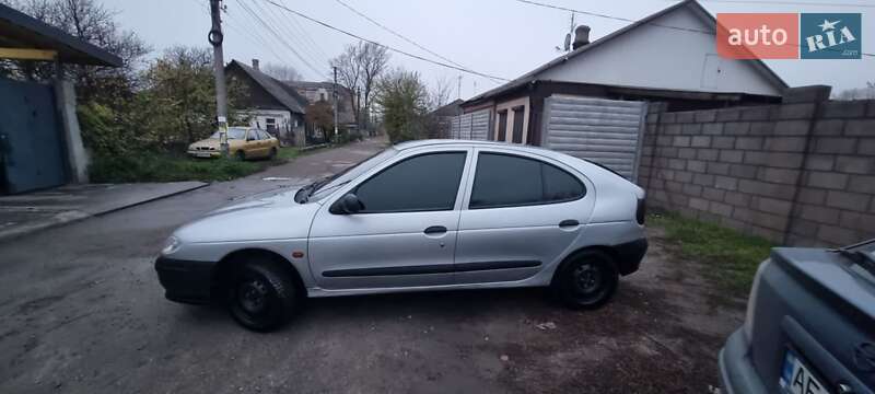 Хэтчбек Renault Megane 1996 в Каменском фото 8 Хэтчбек Renault Megane 1996 в Каменском