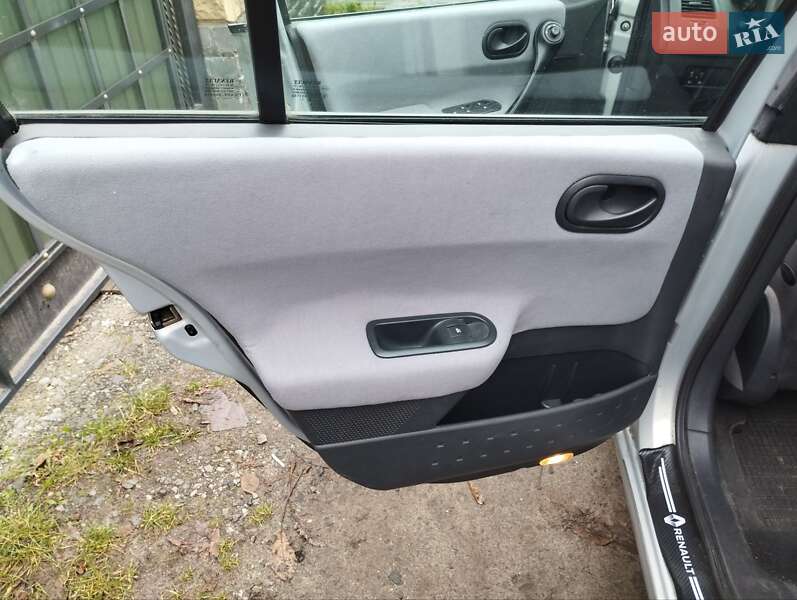 Хэтчбек Renault Megane 2003 в Радомышле фото 2 Хэтчбек Renault Megane 2003 в Радомышле