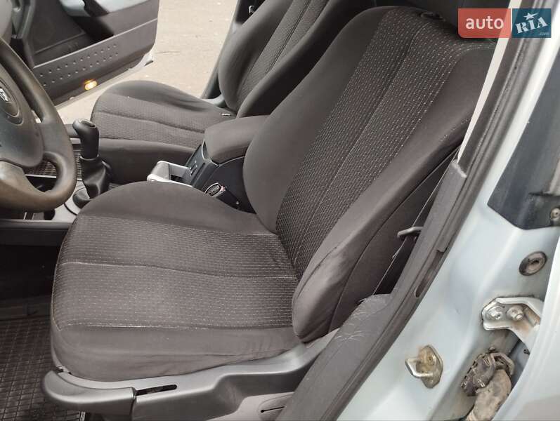 Хэтчбек Renault Megane 2003 в Радомышле фото 7 Хэтчбек Renault Megane 2003 в Радомышле