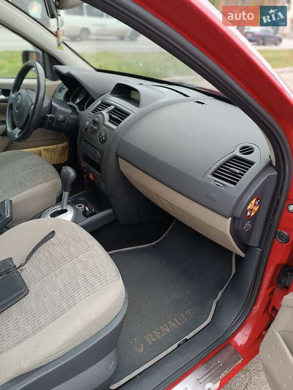 Хэтчбек Renault Megane 2006 в Кривом Роге фото 6 Хэтчбек Renault Megane 2006 в Кривом Роге