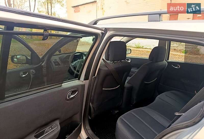 Универсал Renault Megane 2004 в Могилев-Подольске фото 14 Универсал Renault Megane 2004 в Могилев-Подольске