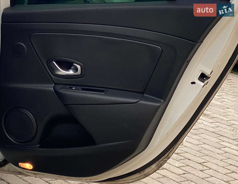 Универсал Renault Megane 2011 в Ровно фото 25 Универсал Renault Megane 2011 в Ровно