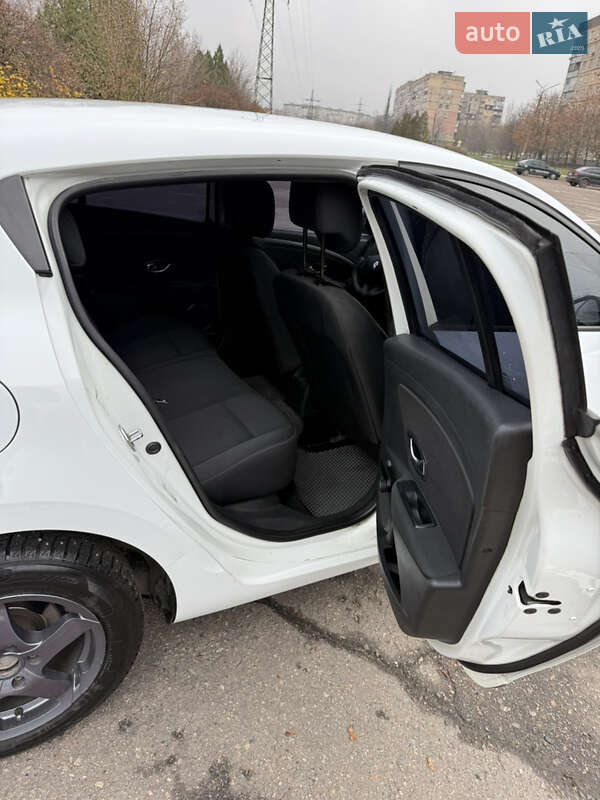 Хэтчбек Renault Megane 2014 в Кривом Роге