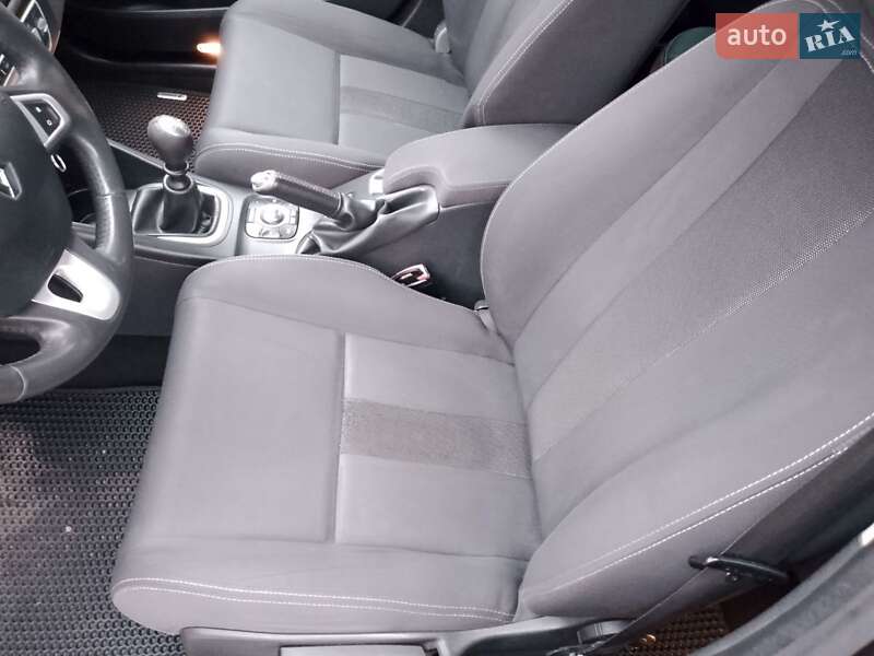 Универсал Renault Megane 2011 в Каменском фото 15 Универсал Renault Megane 2011 в Каменском