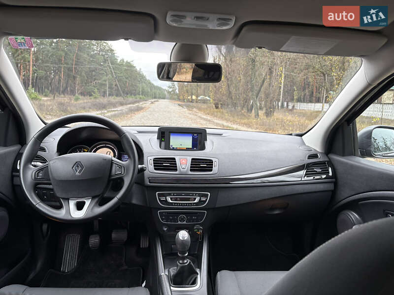 Хэтчбек Renault Megane 2010 в Ахтырке фото 17 Хэтчбек Renault Megane 2010 в Ахтырке