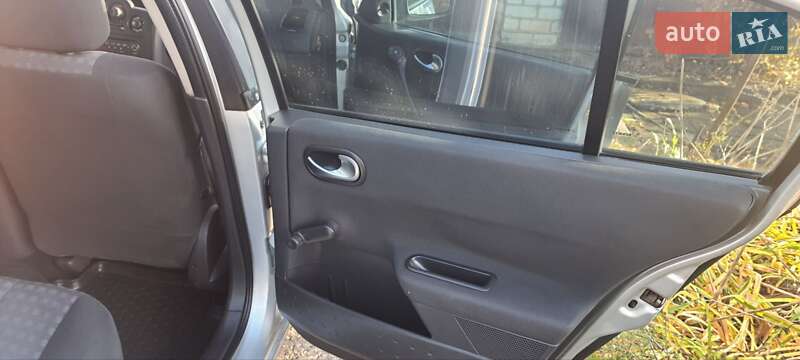 Седан Renault Megane 2006 в Чугуеве фото 9 Седан Renault Megane 2006 в Чугуеве
