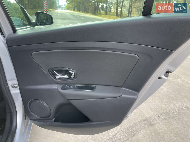 Универсал Renault Megane 2015 в Славуте фото 78 Универсал Renault Megane 2015 в Славуте