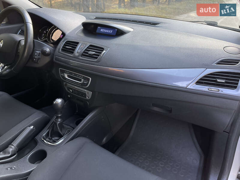 Универсал Renault Megane 2015 в Славуте фото 98 Универсал Renault Megane 2015 в Славуте