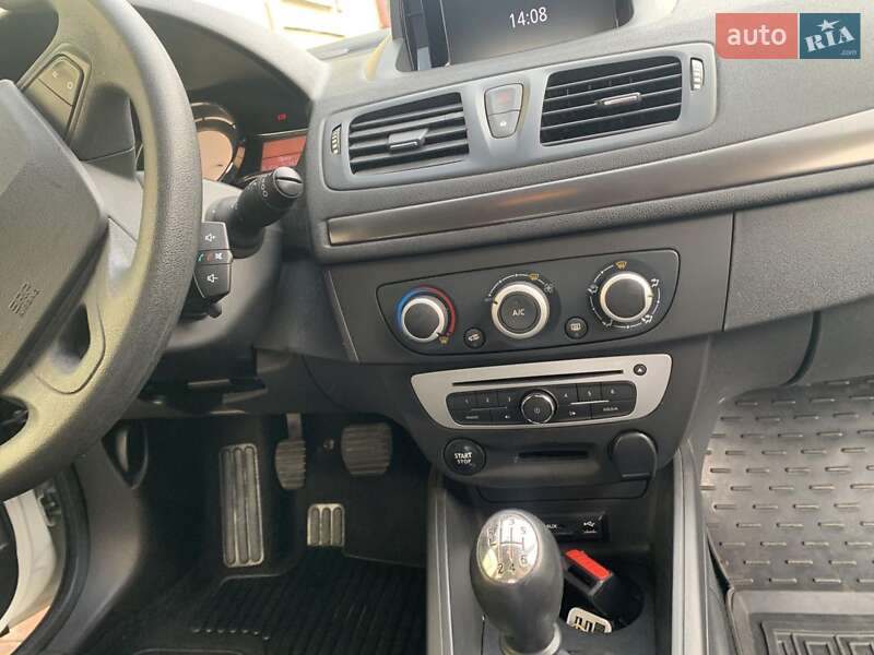 Хэтчбек Renault Megane 2015 в Вараше