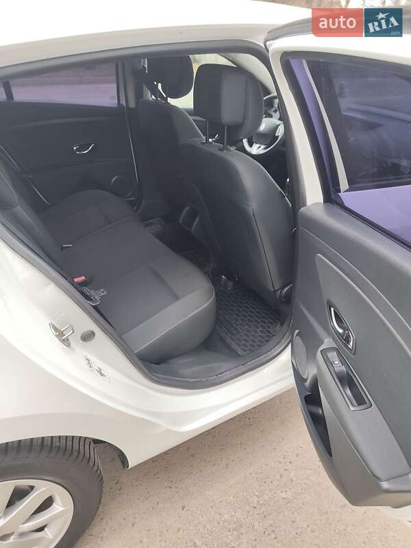 Хэтчбек Renault Megane 2011 в Сумах