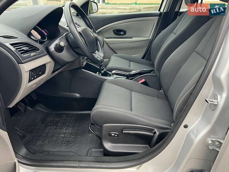 Универсал Renault Megane 2010 в Лубнах фото 32 Универсал Renault Megane 2010 в Лубнах
