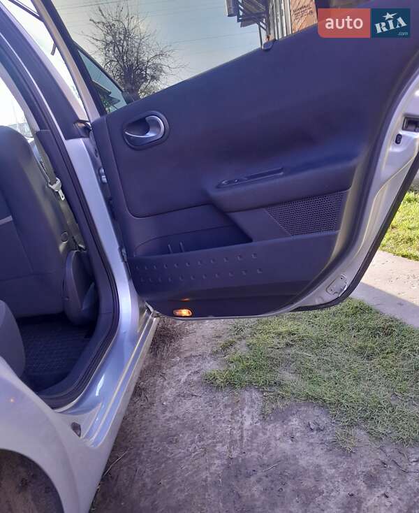 Универсал Renault Megane 2004 в Чигирине фото 11 Универсал Renault Megane 2004 в Чигирине