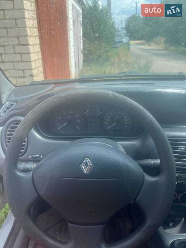 Седан Renault Megane 2000 в Кривом Роге