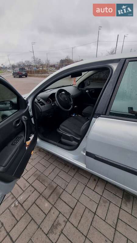 Седан Renault Megane 2004 в Киеве