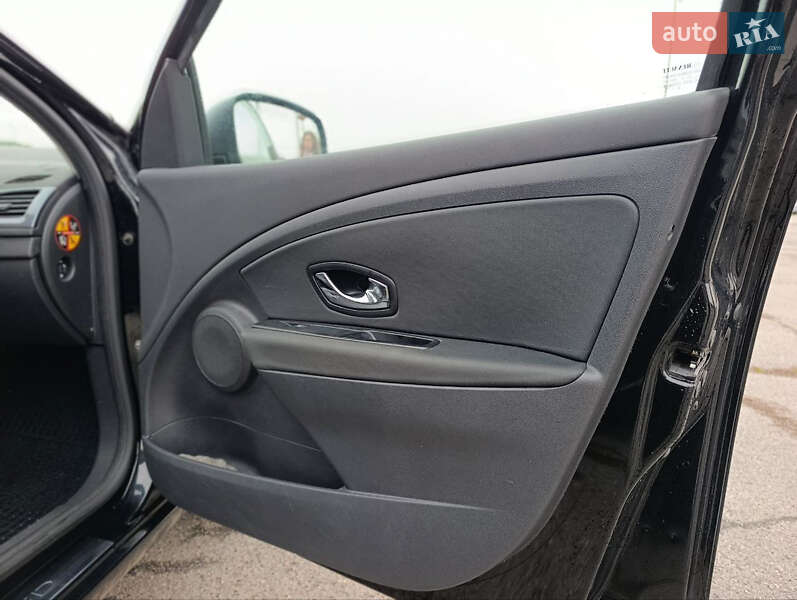 Универсал Renault Megane 2015 в Виннице фото 29 Универсал Renault Megane 2015 в Виннице