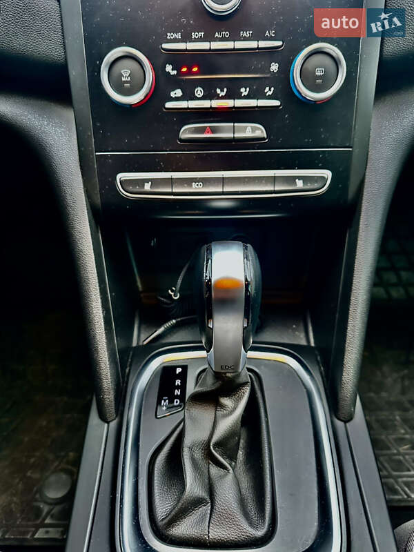 Седан Renault Megane 2018 в Киеве фото 17 Седан Renault Megane 2018 в Киеве