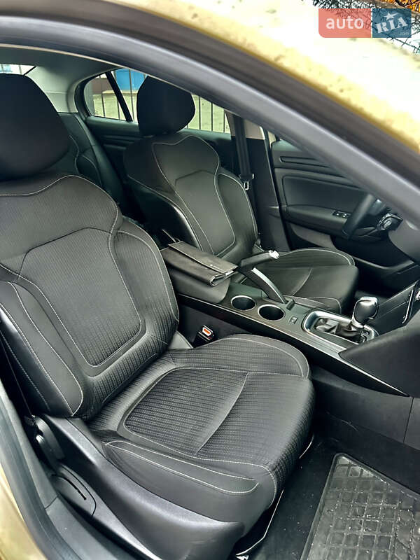 Седан Renault Megane 2018 в Киеве фото 22 Седан Renault Megane 2018 в Киеве
