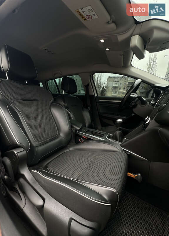 Универсал Renault Megane 2017 в Николаеве фото 13 Универсал Renault Megane 2017 в Николаеве