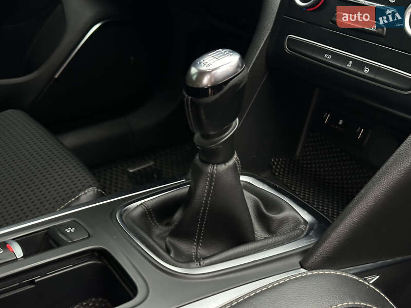 Универсал Renault Megane 2017 в Николаеве фото 17 Универсал Renault Megane 2017 в Николаеве