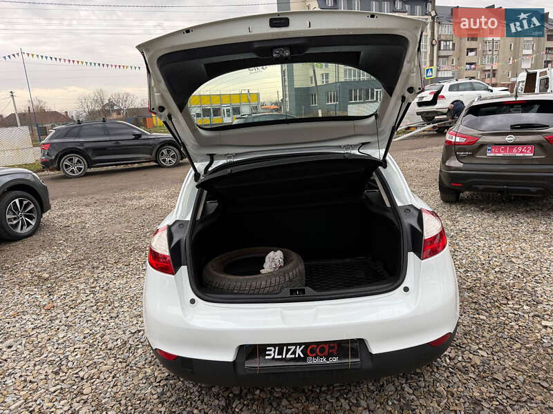 Хэтчбек Renault Megane 2014 в Коломые фото 28 Хэтчбек Renault Megane 2014 в Коломые