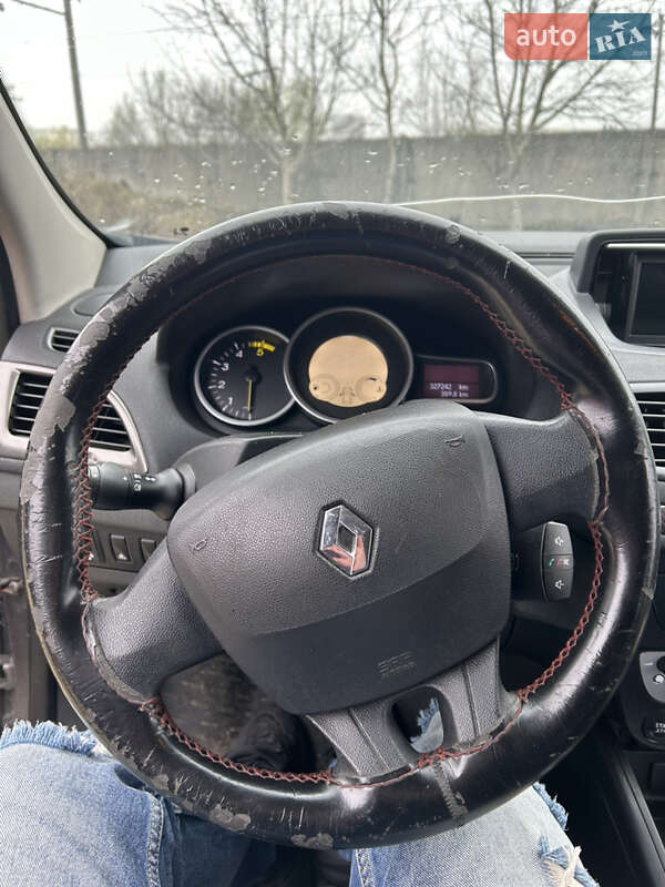 Хетчбек Renault Megane 2012 в Львові фото 9 Хетчбек Renault Megane 2012 в Львові