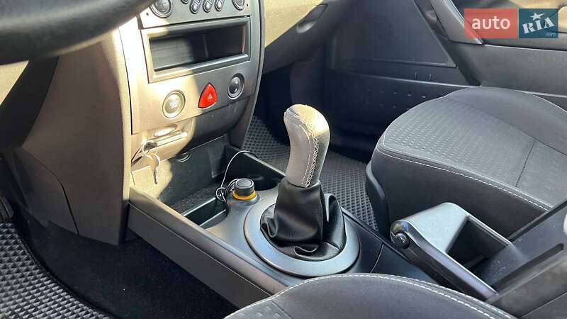 Хэтчбек Renault Megane 2005 в Киеве