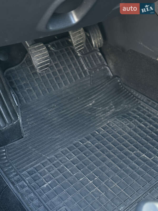 Универсал Renault Megane 2009 в Чернигове фото 51 Универсал Renault Megane 2009 в Чернигове