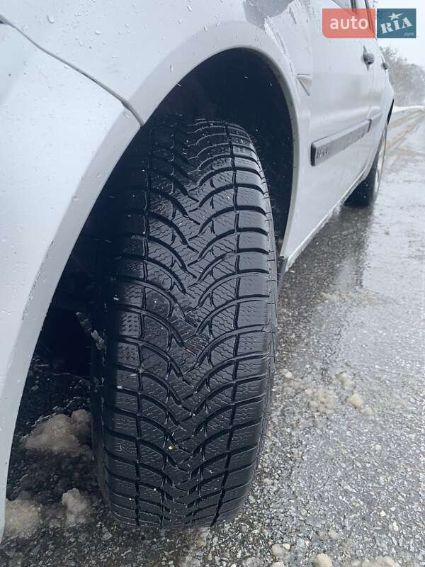 Седан Renault Megane 2005 в Львове фото 7 Седан Renault Megane 2005 в Львове